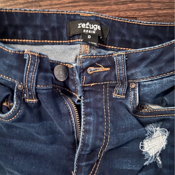 Dark wash ripped skinny jeans - Picture 2 of 3